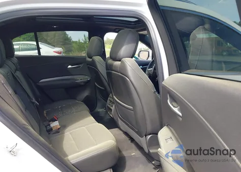 2024 Cadillac Xt4 Awd Premium Luxury z USA, uszkodzony, nr VIN 1GYFZDR43RF147835